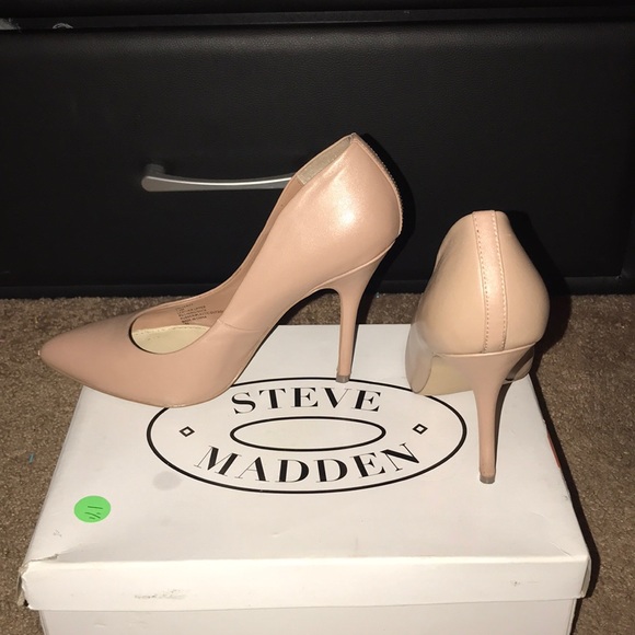 Steve Madden Galleryy Heels - Picture 2 of 2